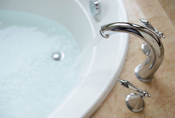 Cost of Tub Faucet Replacement in Suffolk